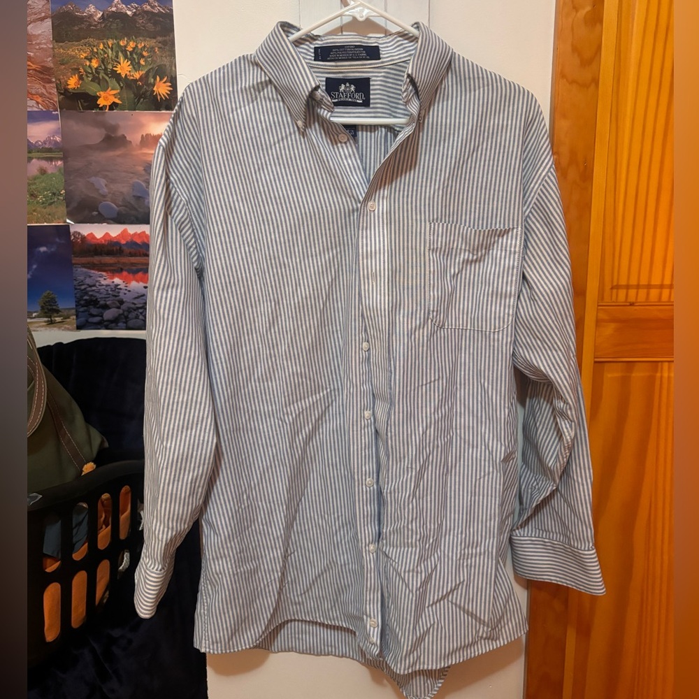 Brooks Brothers Men's Shirt in Blue and White Stripes